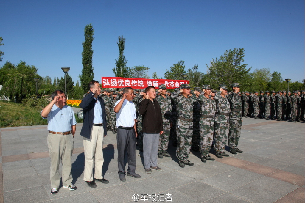 韩客机高空撞鸟有毒气体入舱，紧急迫降